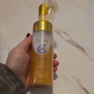 PRÉDIRÉ Gold Exfoliating Lava Foam Facial Cleanser